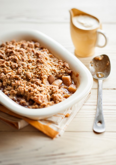 caramelised pear and ginger crumble
